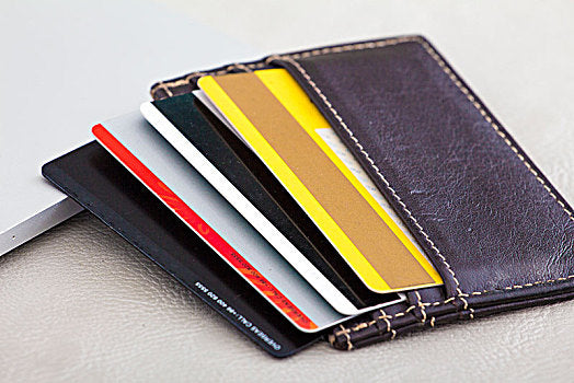 TO DO THE RIGHT THING Genuine Leather Credit Card Holder